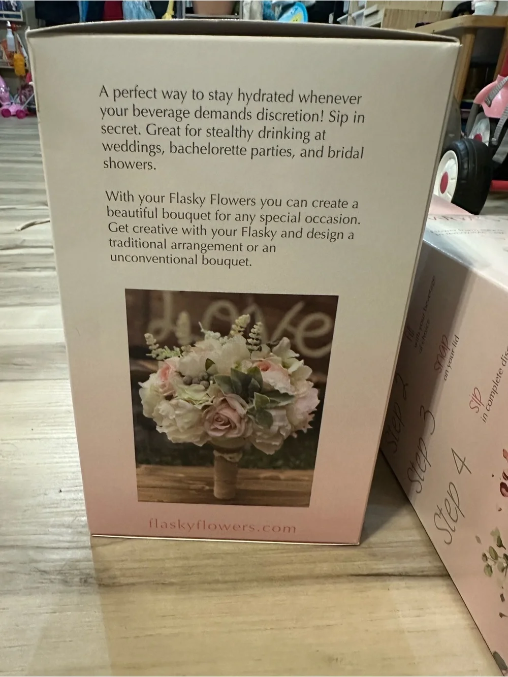Flasky Flowers Sippable Bouquet – Brand New / Never Used